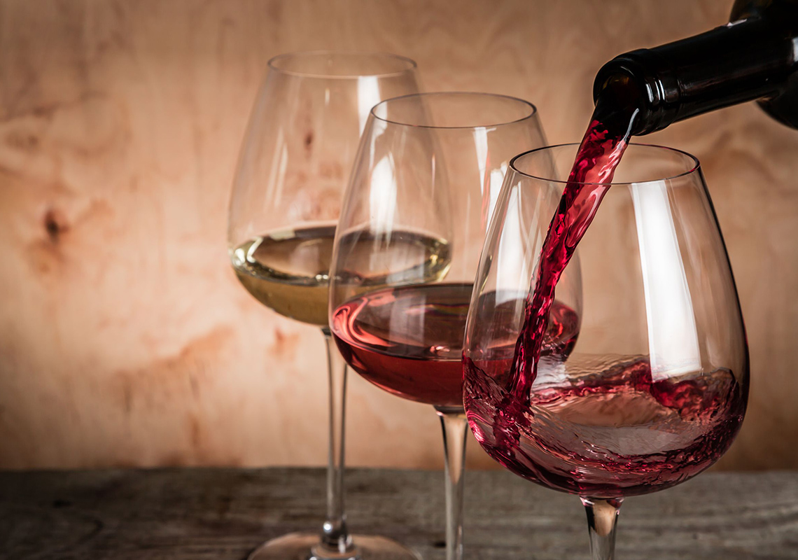 Bicchieri da vino, ecco quali scegliere per assaporarlo al meglio - Feudi  di Guagnano 